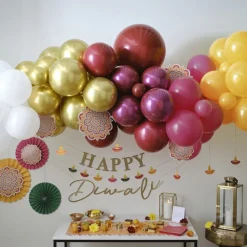 Gekleurde Ballonnenboog Met Papieren Waaiers