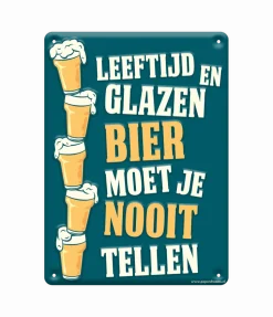 Metalen Bord Leeftjd En Glazen Bier