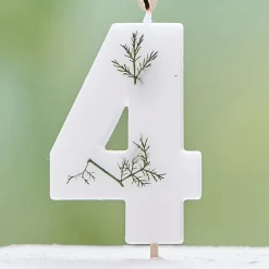 Witte Kaars 4 Jaar Gebladerd 5cm